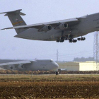 El avión desplegado por el Pentágono es el modelo E-8.-EFE
