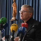 El obispo de Astorga, JuanAntonioMenéndez, durante una comparecencia de prensa.-ICAL