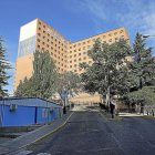 Fachada exterior del Hospital Clínico de Valladolid.-J.M. LOSTAU