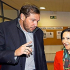 La diputada Margarita Robles, junto al alcalde de Valladolid, Óscar Puente, en una fotografía de archivo.- E.M.