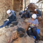 Varios excavadores en el nivel TD4 del yacimiento Gran Dolina.-RAÚL OCHA