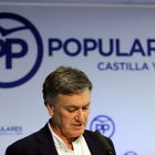 El secretario general del Partido Popular de Castilla y León, Francisco Vázquez, analiza los resultados de las elecciones generales en la sede autonómica del partido-ICAL