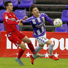 Hermoso es entrado en falta en el partido del pasado sábado.-J. M. LOSTAU