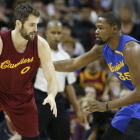 Kevin Love y Kevin Durant, en el Clavaliers-Warriors.-