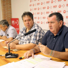 El secretario general de FICA-UGT, Francisco Fernández, anuncia medidas más duras contra Lessafre en Valladolid.-ICAL