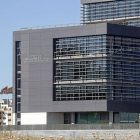 Edificio de Soluciones Empresariales de Arroyo de la Encomienda, conocido como La Perla Negra.-P. REQUEJO