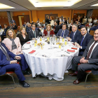 Alfonso Polanco, alcalde Palencia; Pilar del Olmo, consejera de Hacienda; María José Salgueiro, delegada del Gobierno; Ismael Pérez, delegado territorial de la ONCE; Fátima Báñez, ministra de Empleo y Seguridad Social; José Luis Ulibarri, presidente Edigup Media; Tomás Burgos, secretario de Estado de la Seguridad Social; Carlos Fernández Carriedo, consejero de Empleo; Jesús Julio Carnero, presidente de la Diputación de Valladolid.Valladolid), José Manuel Fernández y Paloma Vallejo (Cortes CyL), José Juan Alonso (Ilunion), Guzmán Gómez y Agapito Hernández (Dip utación Valladolid).
