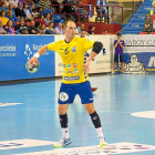 El central Adrián Fernández en su visita al pabellón Huerta del Rey en Liga Asobal  esta campaña con el Villa de Aranda.-E.M.