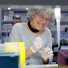 Lola Ganfornina, profesora titular de Universidad de Valladolid, en las instalaciones del Instituto de Biología y Genética Molecular.-J. M. LOSTAU