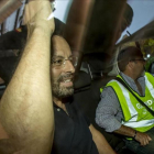 El expresidente del Barca Sandro Rosell sale detenido de su domicilio en la calle Deu i Mata por la guardia civil-FERRAN NADEU