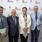 Roberto Díez, Francisco Gallego, Josefa García Cirac, Víctor Alonso y Javier Ramírez ayer, minutos antes de la inauguración del Día del Turismo.-ICAL