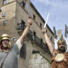Ambientación romana y celtíbera junto al pebetero numantino.-VALENTÍN GUISANDE