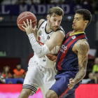 Rudy Fernández con el balón ante la defensa Edwin Jackson.-EFE