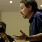 Pablo Iglesias durante la rueda de prensa tras su encuentro con Pedro Sánchez.-JOSÉ LUIS ROCA
