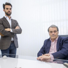 Diego Herrero y Agustín Herrero, en el despacho de Canal A4.-SANTI OTERO