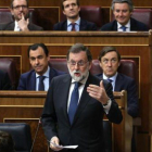 Mariano Rajoy responde en la sesión de control del Congreso, ayer.-JUAN MANUEL PRATS