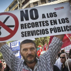Manifestación de funcionarios contra los recortes del Gobierno de Rajoy.-MIGUEL LORENZO
