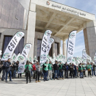 Concentración frente a la delegación territorial de la Junta organizada por CSIF León para exigir la jornada laboral de 35 horas para los trabajadores públicos.-ICAL