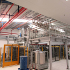 Interior de la fábrica de PPG en Lagura de Duero con nuevos equipos de producción-El Mundo