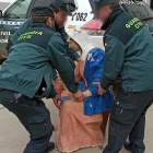 La Guardia Civil recupera dos figuras sustraídas del Belén de Laguna de Negrillos (León).-SUBDELEGACIÓN DEL GOBIERNO.