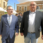 El enólogo de Cuatro Rayas, Ángel Calleja, y el alcalde de la Seca, Goyo Bayón, ayer en laFiesta del Verdejo.-PHOTOGENIC