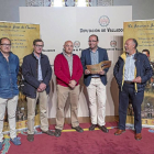 Los alcaldes de los pueblos implicados junto al diputado de Turismo, Víctor Alonso Monje en la presentación.-El Mundo