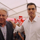 González y Sánchez, durante un mitin en Madrid el pasado 24 de junio.-AGUSTÍN CATALÁN