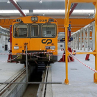 Nuevos talleres de Renfe del páramo de San Isidro.-J.M. LOSTAU