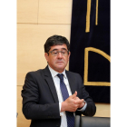 El interventor general de la Administración de la Comunidad, Santiago Salas Lechón, comparece en la comisión del HUBU para informar de la función interventora ejercida sobre el contrato de concesión de obra pública del Hospital de Burgos-ICAL
