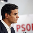 El Secretario General del PSOE Pedro Sanchez, da una rueda de prensa tras la reunión de la comisión permanente del PSOE.-Javi Martinez