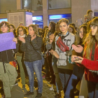 Un grupo de manifestantes de todas las edades muestra su repulsa por la agresión sexual a una mujer en Zamora.-ICAL