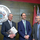 Jorge Vago, Óscar Martínez y Fernando Rull, ayer en la Universidad  de Valladolid.-JUAN CARLOS BARRENA /UVA
