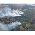 Torres de humo repartidos por varios focos de las montañas gallegas.-EUROPA PRESS