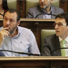 Óscar Puente y Pedro Herrero en uno de los últimos plenos en el Ayuntamiento de Valladolid. Twitter: Grupo PSOE Ayuntamiento Valladolid