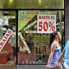 Comercio durante el periodo de rebajas en Valladolid-J.M.Lostau