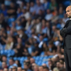 Guardiola, durante el partido de Champions del City en el Etihad ante el Borussia.-EFE / PETER POWELL