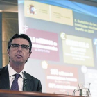 El ministro José Manuel Soria, en una rueda de prensa.-DAVID CASTRO