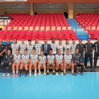 Foto oficial del BM Aula Alimentos de Valladolid con su nueva equipación.-PABLO REQUEJO
