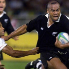 La estrella Jonah Lomu, durante un encuentro con Nueva Zelanda en 1998-AFP / WILLIAM WEST