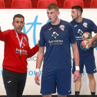 David Pisonero da instrucciones a Robin Dourte durante la estancia del francés en Valladolid.-J. M. LOSTAU