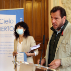 El alcalde de Valladolid, Óscar Puente, y la concejala de Cultura y Turismo, Ana Redondo, presentan la programación de verano “A cielo abierto”. - ICAL
