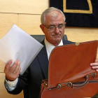 Francisco Javier Álvarez Guisasola, al inicio de su comparecencia.-ICAL