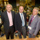 l periodista y Premio Nacional de Periodismo Álex Grijelmo inaugura el XIV Congreso de Historiadores de la Comunicación. En la imagen junto al rector de la UVA, Rafael Daniel (C), y el catedrático de Historia, Celso Almuñia (D).-ICAL