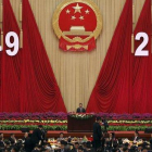 El presidente chino, Xi Jinping, pronuncia un discurso durante una cena con motivo del 70º aniversario de la República Popular China, este lunes en Pekín.-ANDY WONG (AP)