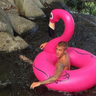 Justin Bieber se apunta a la moda de los flotadores gigantes.-INSTAGRAM