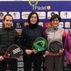 Marta  Ayala, Margarita Ramos, Maribel Bersabe y Teresa Pérez posan en el  ‘photocall’ del torneo.-E.M.