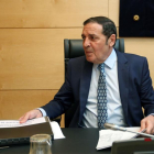 El consejero de Sanidad, Antonio Sáez, comparece ante la Comisión de Economía y Hacienda, para explicar el proyecto de presupuestos de su departamento-Rubén Cacho / ICAL