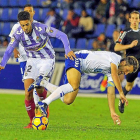 Ramos gana la posición ante la caída de Aitor Sanz.-PHOTO-DEPORTE