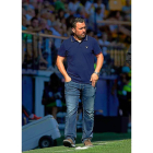 Sergio observa el partido del Real Valladolid en Villarreal desde la banda.-PHOTO-DEPORTE