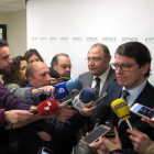 Mañueco atiende a los medios de comunicación.-EUROPA PRESS